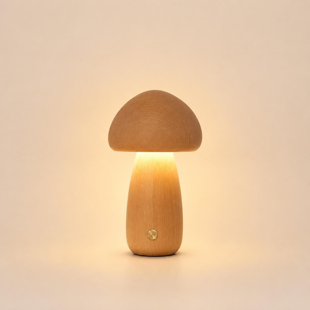 Grande lampe champignon en bois clair offrant une lumière d'ambiance douce et apaisante dans un style naturel.