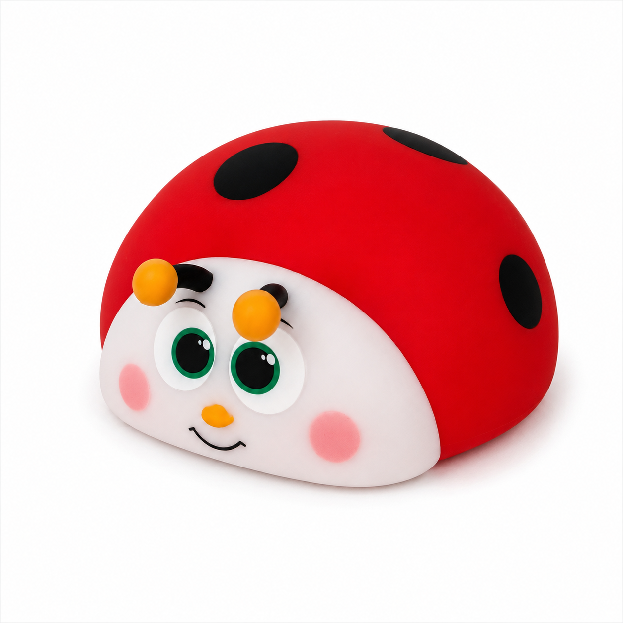 Veilleuse coccinelle rechargeable en silicone sur fond blanc, avec design rouge à pois noirs et lumière douce, idéale pour une chambre d’enfant.