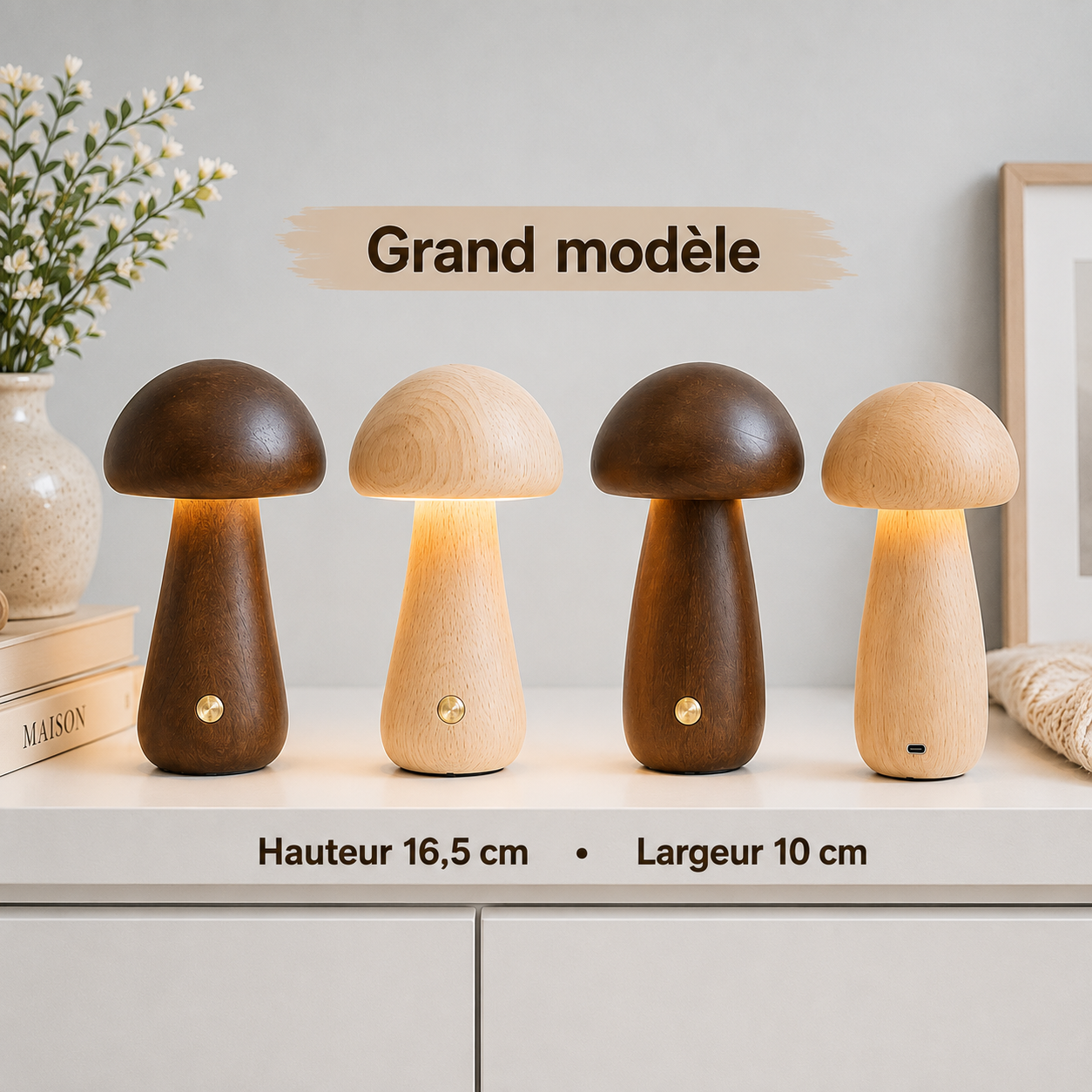 Infographie du grand modèle de la lampe champignon en bois naturel clair et foncé présentant les quatre finitions disponibles, les dimensions de 16,5 cm de hauteur et 10 cm de largeur, idéale comme lampe LED rechargeable décorative pour le salon, la chambre ou le bureau.